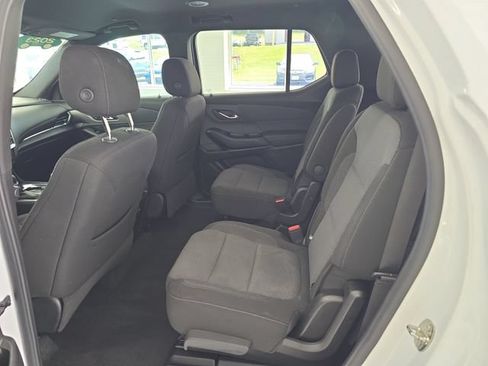 Certified 2023 Chevrolet Traverse LT FWD image 11