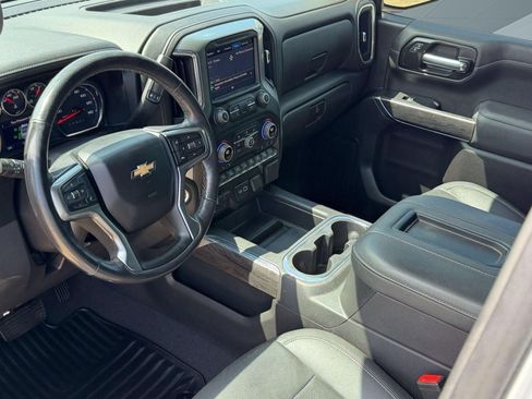 Used 2021 Chevrolet Silverado 1500 LTZ w/ Z71 Off-Road Package AWD/4WD image 4