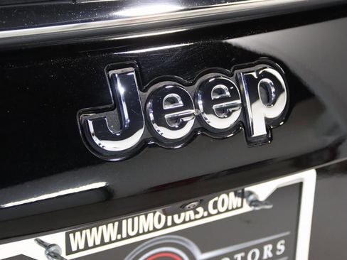 Used 2022 Jeep Compass Limited image 9