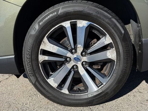 Used 2018 Subaru Outback 3.6R Limited AWD/4WD image 30