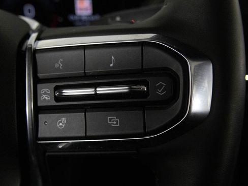 Used 2025 GMC Yukon Elevation image 28