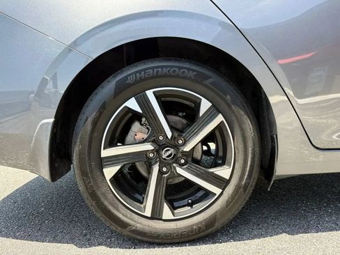 Used 2024 Nissan Sentra SV FWD image 23
