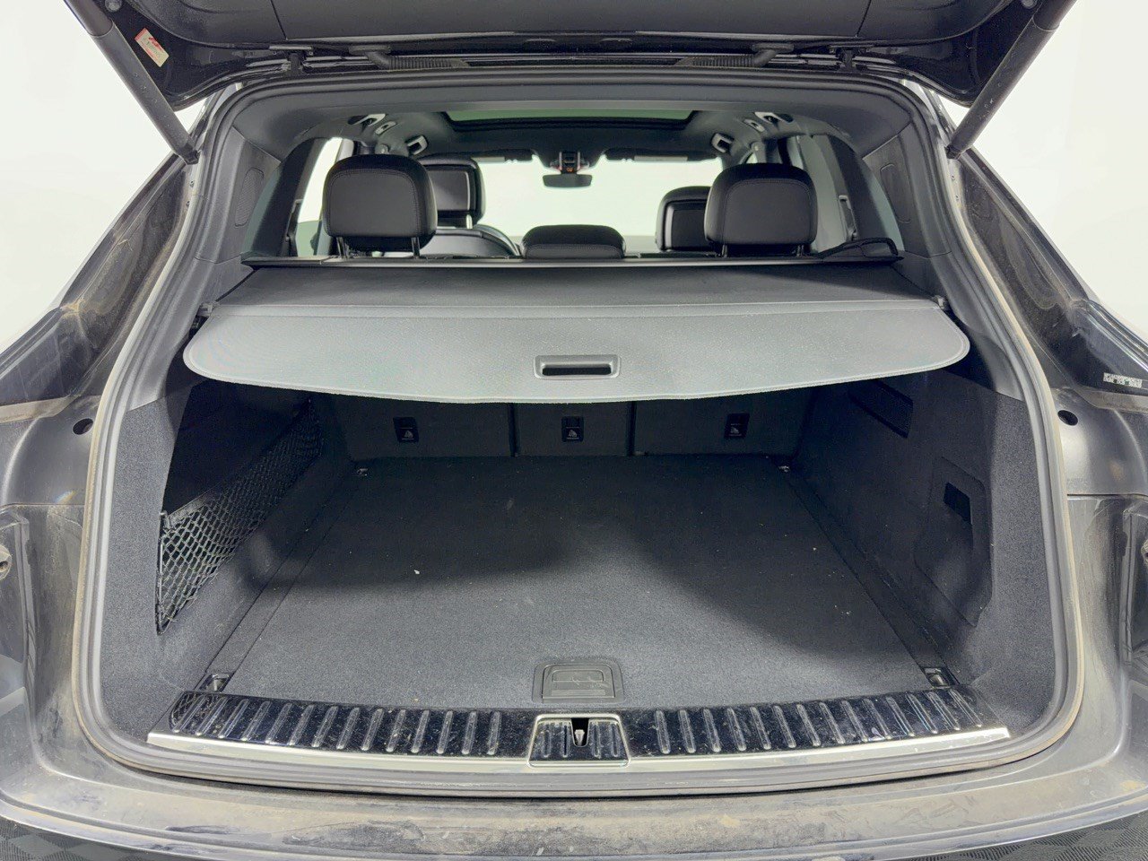 Certified 2023 Porsche Cayenne AWD/4WD image 28