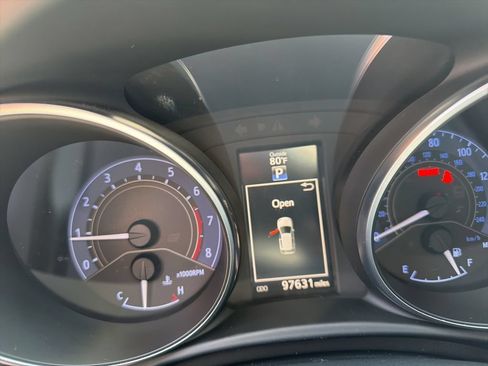 Used 2018 Toyota Corolla iM FWD image 6