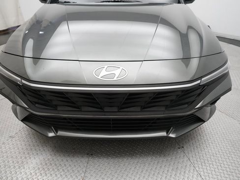 Used 2025 Hyundai Elantra Sport image 21