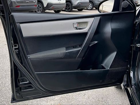 Used 2018 Toyota Corolla LE image 22