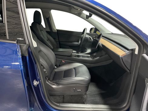 Certified 2022 Tesla Model Y Long Range AWD/4WD image 13