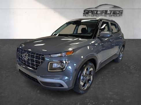 Used 2025 Hyundai Venue SEL image 5