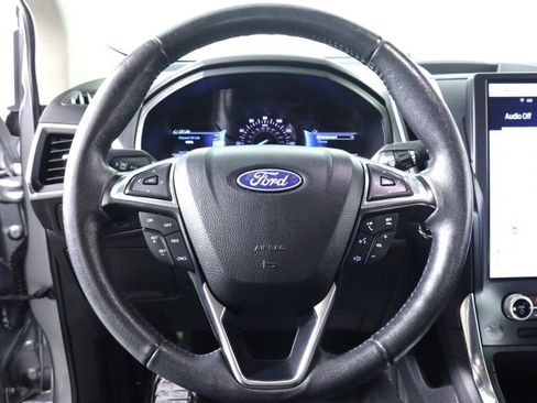 Used 2022 Ford Edge Titanium image 11