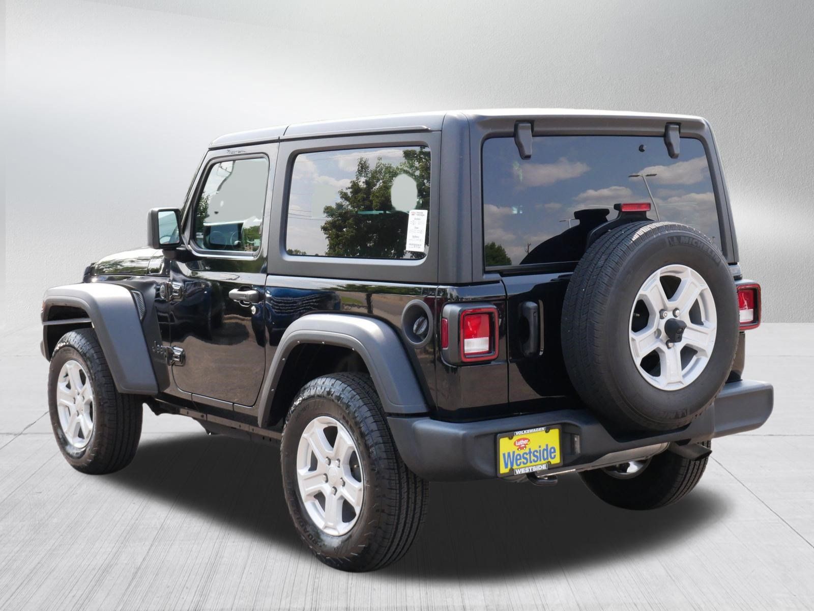 Used 2022 Jeep Wrangler Sport AWD/4WD image 5