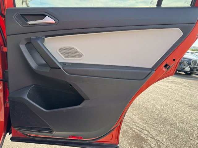 Used 2019 Volkswagen Tiguan SE AWD/4WD image 32
