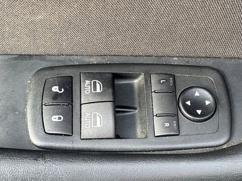 Used 2020 Dodge Challenger SXT image 5