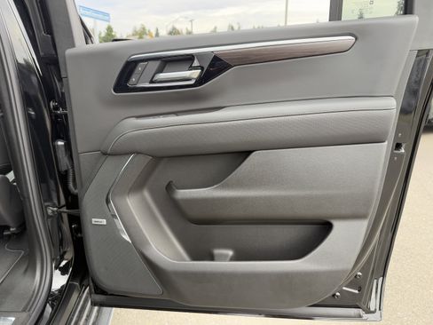 New 2026 Chevrolet Suburban Premier w/ Sun And Tow Package image 24