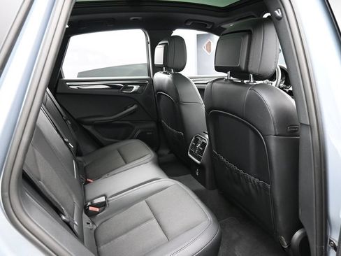 Certified 2025 Porsche Macan AWD/4WD image 27