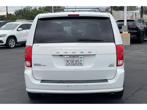 Used 2019 Dodge Grand Caravan SXT FWD image 4