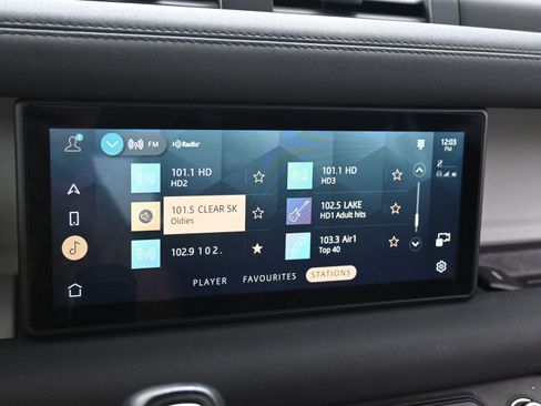 Used 2021 Land Rover Defender 110 SE image 14