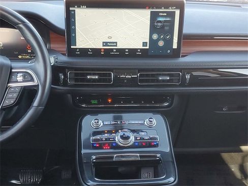 Certified 2023 Lincoln Nautilus Reserve image 28