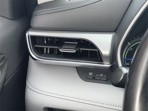 Used 2020 Toyota Highlander Platinum image 10