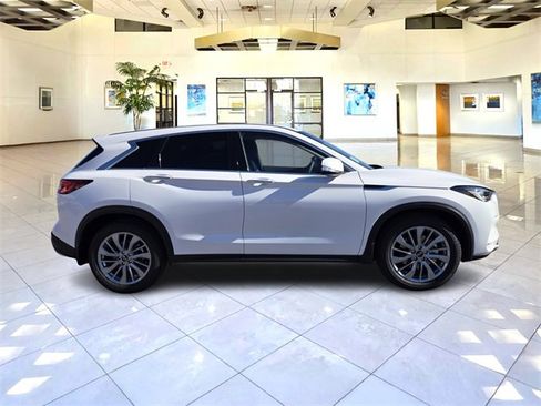 New 2025 INFINITI QX50 Pure image 8