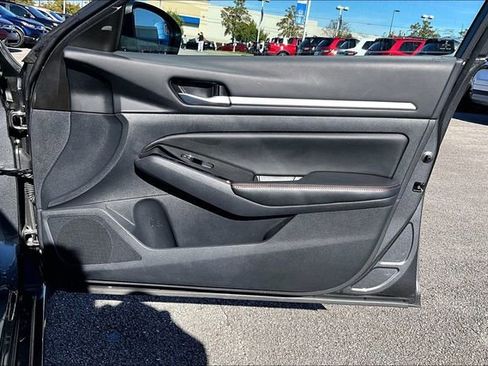 Used 2025 Nissan Altima 2.5 SR image 27