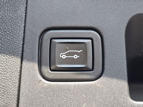 Used 2021 Cadillac XT5 Premium Luxury image 10