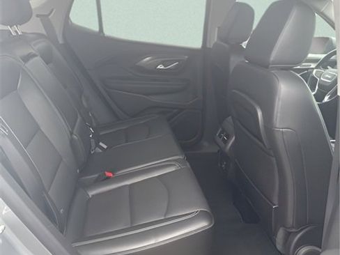 Used 2024 GMC Terrain SLT image 22
