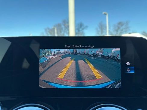 Certified 2022 Mercedes-Benz GLB 250 4MATIC image 22