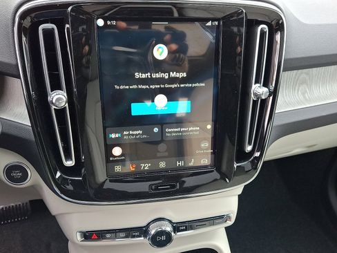 New 2026 Volvo XC40 B5 Plus w/ Protection Package Premier image 10