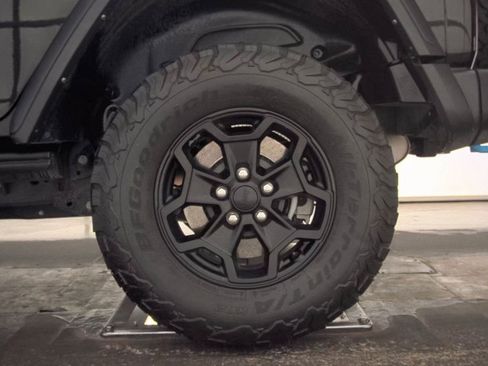 Used 2023 Jeep Wrangler Unlimited Rubicon 4xe AWD/4WD image 14