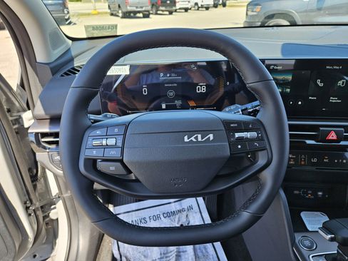 New 2026 Kia Sportage EX FWD image 14