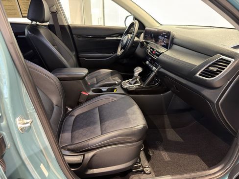 Certified 2024 Kia Seltos EX FWD image 25