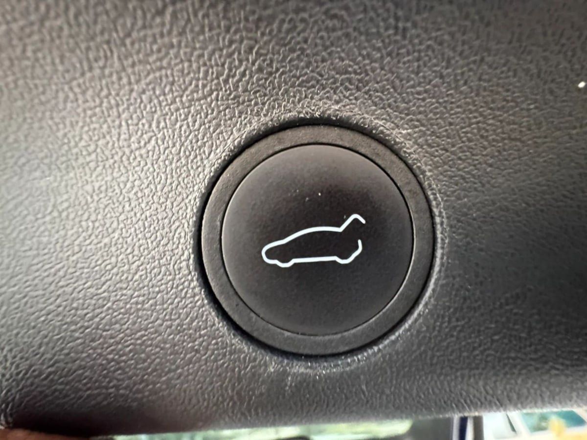 Used 2023 Tesla Model Y Long Range AWD/4WD image 38