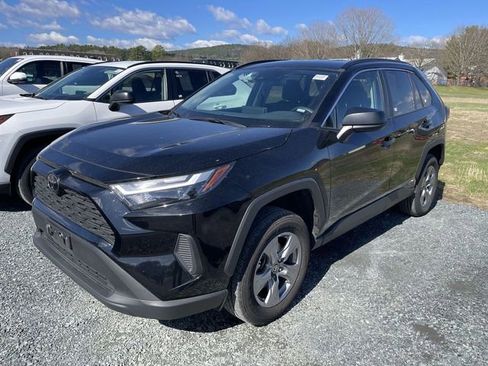 Used 2025 Toyota RAV4 LE AWD/4WD image 2