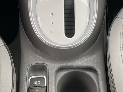 Used 2018 Kia Soul EV + w/ Sun & Fun Package image 20