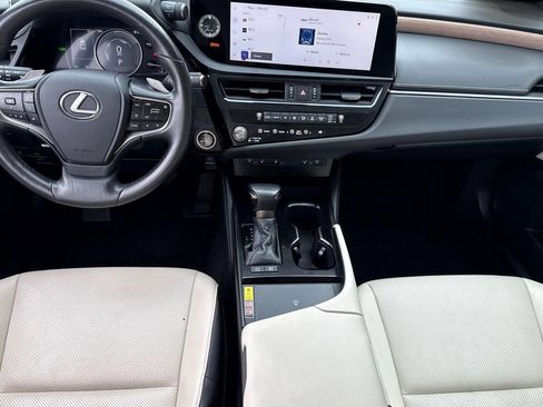 Used 2025 Lexus ES 300h w/ Premium Package FWD image 16