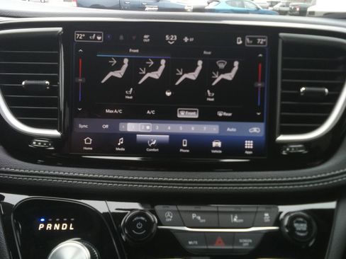 New 2026 Chrysler Pacifica Select image 23