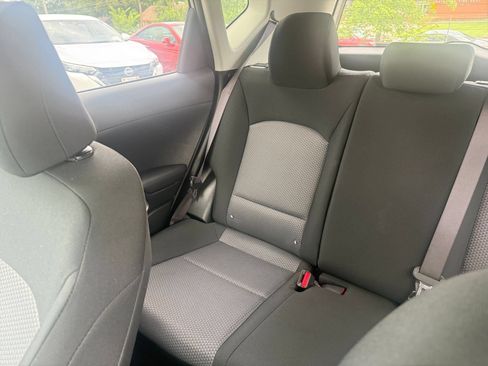 Used 2025 Kia Soul LX w/ LX Technology Package FWD image 32