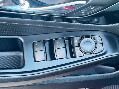 Used 2023 Chevrolet Traverse RS image 18