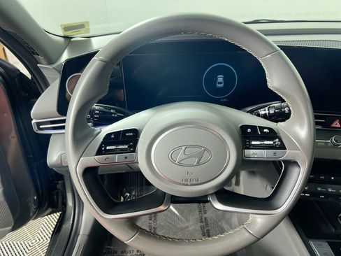 Used 2025 Hyundai Elantra SEL image 15