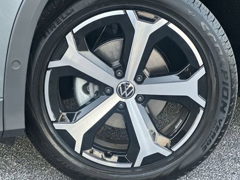 New 2026 Volkswagen Tiguan SE image 10