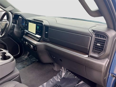 Used 2024 Chevrolet Silverado 1500 LT image 29