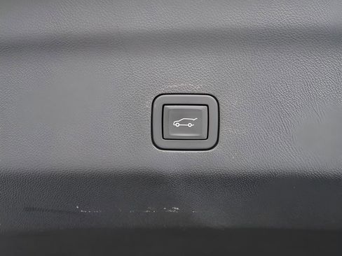 Used 2024 Cadillac Escalade Sport Platinum w/ Heavy-Duty Trailer Package image 20