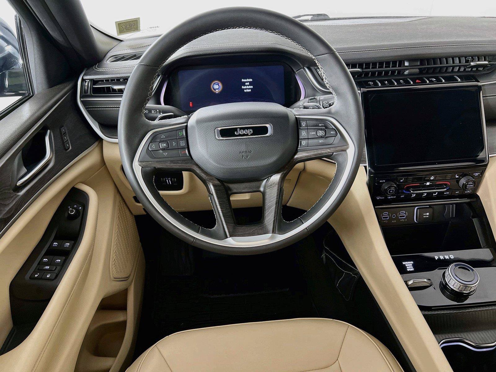 Used 2025 Jeep Grand Cherokee Limited AWD/4WD image 24