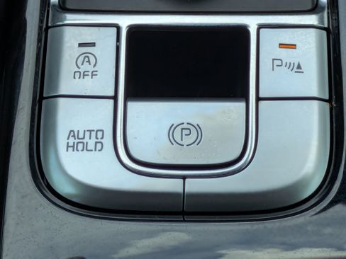Used 2024 Kia Telluride EX w/ EX Captain's Chair Package FWD image 24
