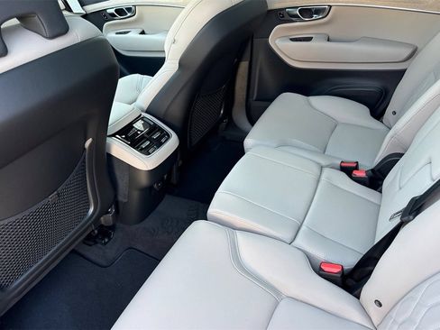 Used 2026 Volvo XC90 B6 Plus w/ Protection Package Premier AWD/4WD image 5