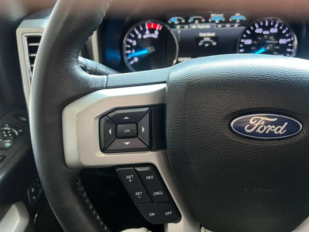 Used 2017 Ford F250 Lariat w/ Lariat Value Package AWD/4WD image 21