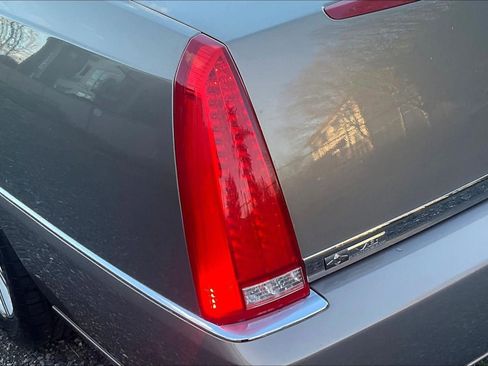 Used 2006 Cadillac DTS w/ Sun And Sound Package image 21