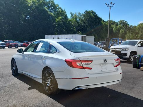Used 2022 Honda Accord Touring image 3
