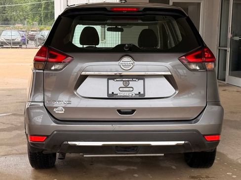 Used 2018 Nissan Rogue S FWD image 11