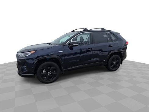 Used 2021 Toyota RAV4 XSE image 4